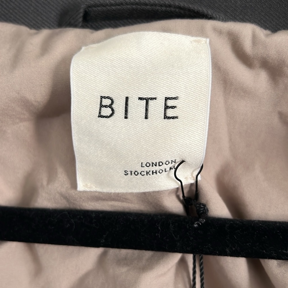 BITE STUDIOS- Anthracite Grey Trench 100% Wool & Silk size 12 SUSTAINABLE BRAND - Picture 9 of 9